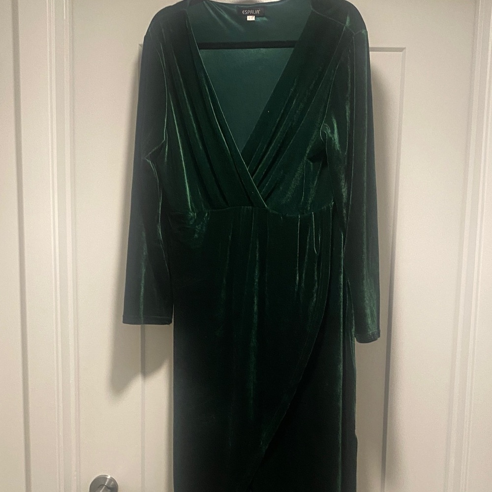 Emerald Velvet Long Sleeve Dress